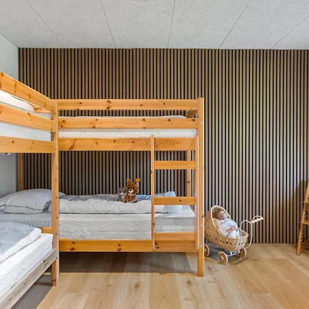 בית נופש 2 Bedroom Awesome In *