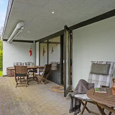 2 Bedroom Awesome In Feriehus Åbenrå