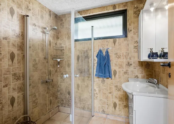 2 Bedroom Awesome In
